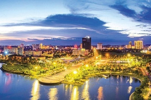 Không chỉ là làm đường, Việt Nam đang tái cấu trúc nền kinh tế thông qua đầu tư vào cơ sở hạ tầng?
