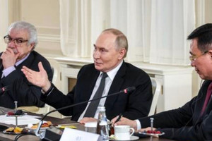 Tổng thống Putin công bố thời điểm gặp người đồng cấp Zelensky