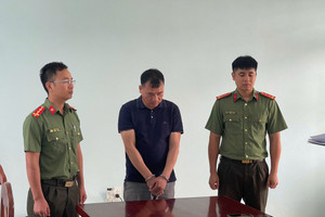 Khám xét nơi ở, bắt giám đốc Phùng Ngọc Phương