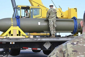 Israel thúc giục Mỹ khai hỏa bom xuyên boongke: Vỏ dày, lõi nổ gần 3 tấn, có thể xuyên thủng cơ sở hạt nhân nằm sâu 90m dưới núi đá