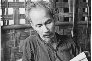 Vị Anh hùng giải phóng dân tộc, lãnh tụ vĩ đại, người sáng lập tờ báo cộng sản viết bằng chữ quốc ngữ đầu tiên ở Việt Nam