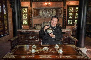 Nam nghệ sĩ hài chuẩn bị thi Tiến sĩ ở tuổi U60: Rao bán biệt phủ cổ trăm tỷ, rộng 1.600m2, xây khu nghỉ dưỡng 10.000m2 ở Đà Lạt