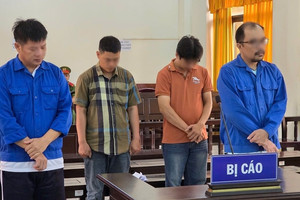 Tuyên phạt một nguyên Trưởng Công an xã 7 năm tù