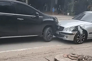 Thông tin mới vụ tài xế Mercedes ‘sốc thuốc’ tông loạt xe đỗ ven đường