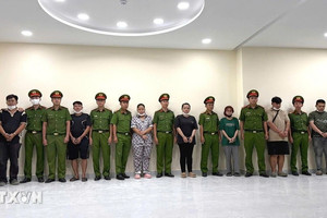 Khám xét, bắt khẩn cấp Trần Thị Bích Liên và chồng