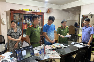 Khám xét nơi ở, bắt khẩn cấp Nguyễn Minh Trí, thu giữ 35 điện thoại và hơn 15.000 trang dữ liệu