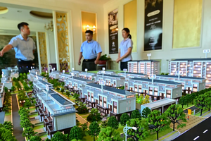 Nền kinh tế lớn thứ 2 thế giới lung lay: Gần 50.000 trường học đóng cửa, người dân chật vật trong cảnh mua nhà
