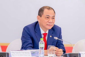 Vingroup của ông Phạm Nhật Vượng có thêm 23.000 tỷ đồng vốn hóa sau một nghi thức 'bấm nút'