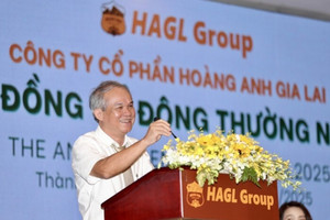 Khẳng định sắp xóa sạch lỗ lũy kế, bầu Đức cùng loạt lãnh đạo gom hàng triệu cổ phiếu HAG