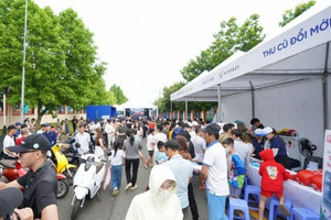 Xe máy điện VinFast gây sốt ở khu công nghiệp Đồng Nai, nhiều công nhân 'xuống tiền' ngay tại chỗ