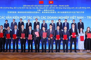 Doanh nghiệp Việt Nam ký kết hàng loạt văn kiện hợp tác với doanh nghiệp Trung Quốc