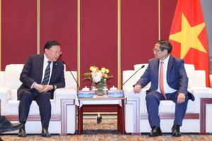 Thủ tướng tiếp lãnh đạo 3 tập đoàn hàng đầu Trung Quốc, siêu dự án đường sắt được mang ra thảo luận
