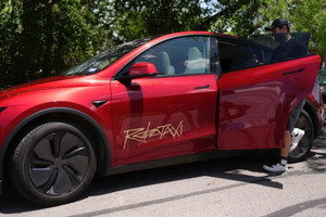 Xe tự lái Tesla bị chê 'non', chưa đủ tuổi so với hàng Trung Quốc