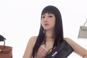 Trước khi bị bắt, Tiktoker Cún Bông từng nổi rần rần với BST túi Hermès Birkin Faubourg 40 tỷ mà người có tiền cũng chưa chắc đã mua được