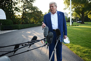 Ông Trump ra tối hậu thư: ‘Không ai được nghỉ lễ’ nếu chưa thông qua dự luật chi tiêu