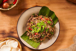 Đồ ăn phổ biến của Việt Nam lọt top món trộn ngon nhất do chuyên trang ẩm thực hàng đầu thế giới bình chọn