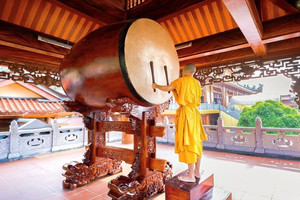 Đúng 6h ngày 1/7, gần 18.500 ngôi chùa trên cả nước sẽ đồng loạt đánh ba hồi chuông