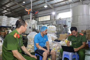 Triệt phá đường dây dầu thực vật giả quy mô lớn: Hơn 1.000 tấn hàng lậu tuồn ra toàn quốc