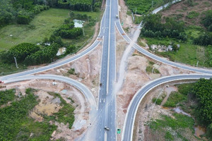 Chỉ 3 tuần nữa, cao tốc kết nối 2 tỉnh hẹp ngang sắp sáp nhập sẽ được thông xe