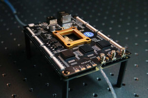 Không cần NVIDIA nữa? Trung Quốc vừa tạo ra chip quang học mạnh chưa từng có!