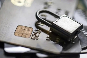 Chưa đầy 2 ngày nữa, một công ty chứng khoán chính thức đóng hàng loạt tài khoản tại ACB, Sacombank…