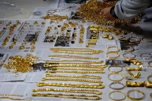 Thu giữ 10 siêu xe, tiền mặt, túi hiệu cùng nhiều bất động sản của giám đốc biển thủ 182 tỷ đồng