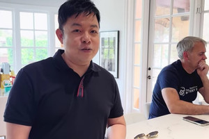 Ca sĩ Quang Lê cầu cứu tỷ phú Mỹ