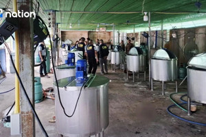 Phát hiện 172.000 chai siro ho giả, máy móc nguyên liệu trị giá hơn 16 tỷ đồng: Tạo ra hỗn hợp gây nghiện phổ biến trong giới trẻ có tên gọi 4X100