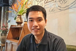 Bỏ 300.000 đồng thuê người ngồi nghe tâm sự một giờ, 9x Hà Nội gây sốt với mô hình startup kỳ lạ