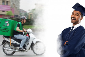 Tốt nghiệp Thanh Hoa, Bắc Kinh, Oxford,.. vẫn phải làm shipper: 5 bằng đại học không nuôi sống nổi, nhưng nghề giao hàng thì có