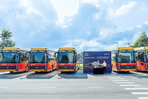 THACO AUTO của ông Trần Bá Dương bàn giao lô xe giường nằm phục vụ 'thủ phủ' cà phê của Việt Nam