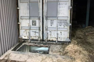 Đào sâu 4 mét dưới lòng đất, cảnh sát phát hiện nhà máy thuốc lá giả vận hành 24/24: Tạo ra 3.500 điếu/giờ, lợi nhuận hơn 19 tỷ mỗi tuần