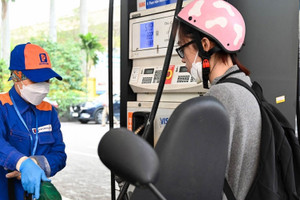 Giá xăng đồng loạt giảm từ 1/7 vì một lý do chưa từng có