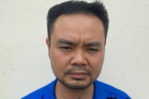 Bắt khẩn cấp, khám xét nơi ở và làm việc của Giám đốc Văn phòng Đăng ký đất đai