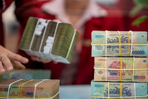 Tín dụng dự báo tăng 16,8%, lãi suất thấp kỷ lục: Vì sao thanh khoản ngân hàng vẫn dồi dào?