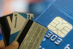 Một loại thẻ ATM đã bị 'khai tử', tiền trong tài khoản ngân hàng đi về đâu?