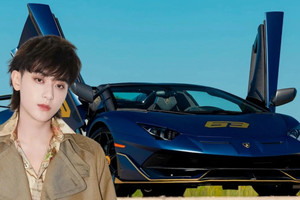 Hoàng Tử Thao lái 'siêu bò' Lamborghini Aventador SVJ 63 Roadster xuống phố