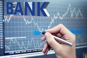 Nợ xấu ngân hàng được 'cởi trói' nhờ Luật mới: Nhà đầu tư nên gom cổ phiếu nào nửa cuối 2025?