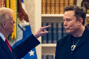 Nóng: Ông Trump nói sẽ ‘xem xét’ khả năng trục xuất Elon Musk