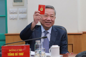 Tổng Bí thư: Trước hết phải đúng vai, thuộc bài và khép mình trong một tổ chức