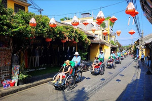 Doanh thu bán lẻ và dịch vụ bật tăng mạnh nửa đầu 2025