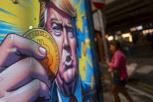 Bỏ địa ốc, ôm tiền số, ông Trump kiếm 620 triệu USD chỉ trong vài tháng