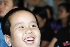 Diện mạo 'khác lạ' sau hơn 10 năm du học Mỹ của ‘thần đồng’ duy nhất Việt Nam được trao 6 học bổng Tiến sĩ, nhận thư chúc mừng từ cựu Tổng thống Barack Obama
