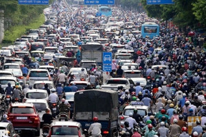 Hà Nội kiến nghị hỗ trợ người dân đổi xe máy xăng cũ lấy xe điện