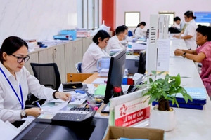 Quy định mới nhất về trình độ, bằng cấp với cán bộ, công chức: Bằng Đại học tại chức, không chính quy có đáp ứng được yêu cầu không?