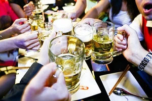 Đề xuất bỏ quy định tạo gánh nặng cho doanh nghiệp rượu, thuốc lá