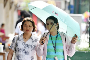 Thời tiết Hà Nội 3 ngày tới: Nắng liên tiếp đến 34 độ rồi đón đợt mưa lớn mới