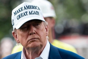 Ông Trump nói đang 'giúp đỡ Ukraine rất nhiều', Nga lên án NATO