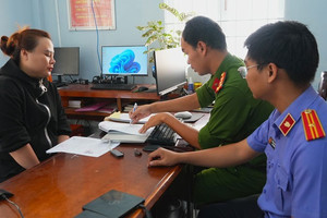 Bất ngờ nhận được 100 triệu chuyển vào tài khoản, cô gái 9x bị khởi tố: Công an lập tức cảnh báo