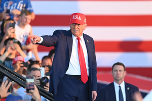 Nóng: Ông Trump ra đòn thuế mới, tuyên bố quốc gia nào theo đuổi chính sách 'chống Mỹ' cùng BRICS sẽ bị phạt thêm 10%